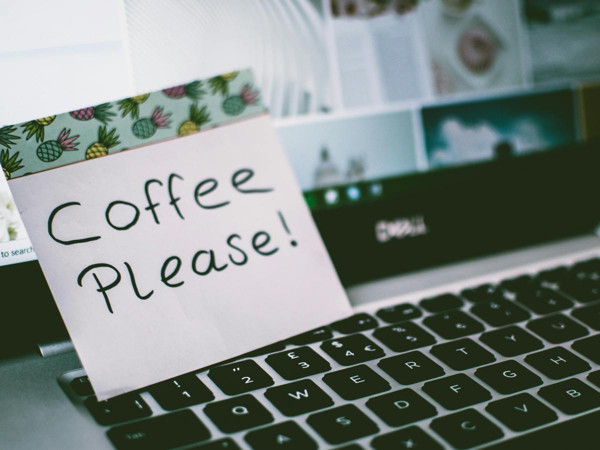 Az írói rituálék: kávé, gyertya, zene vagy teljes&nbsp;káosz?